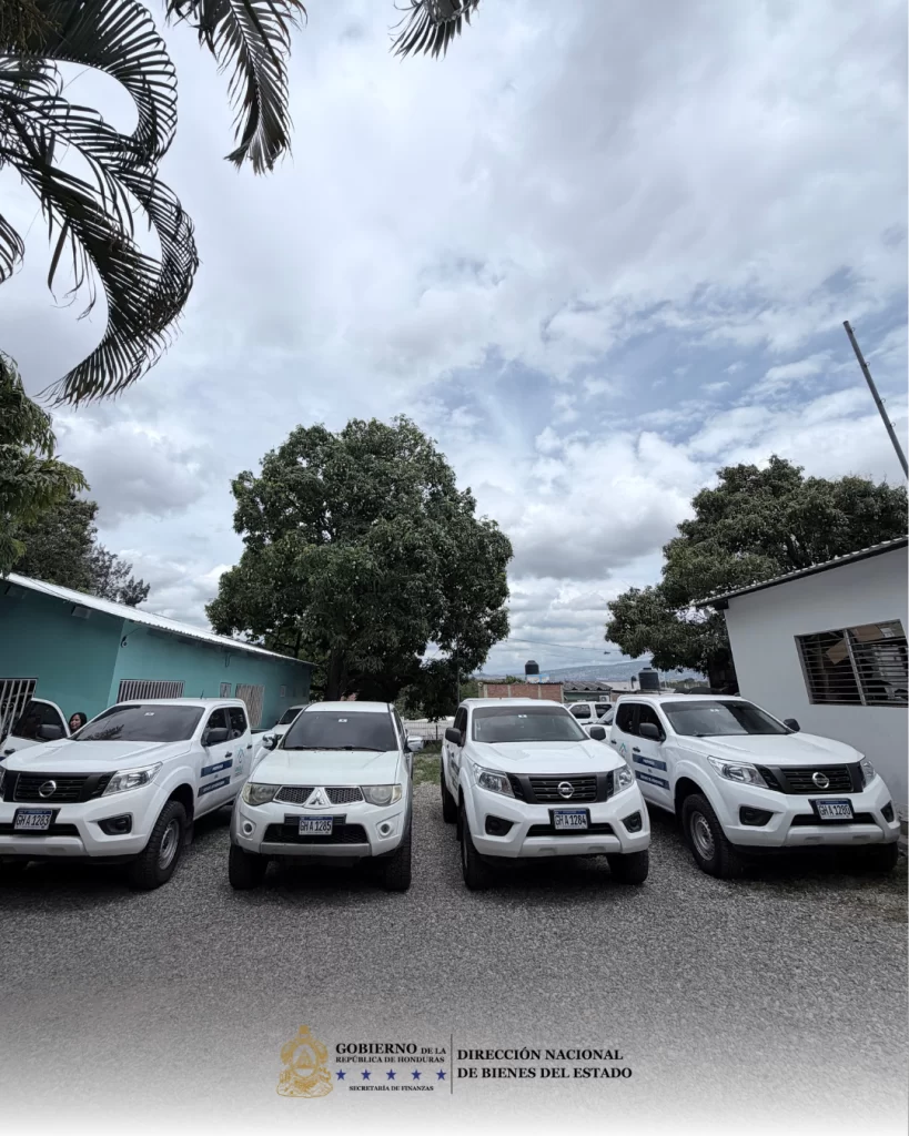 La DNBE transfiere vehiculos hacia la nueva secretaria de vivienda y Asentamientos Humanos seviah 3