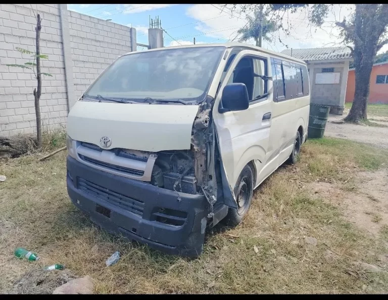 TOYOTA HIACE